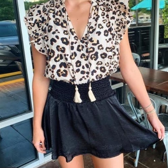 Karlie Clothes - Brown Gold Pleated Skort w/ Smock Waist - SMALL - Picture 3 of 7